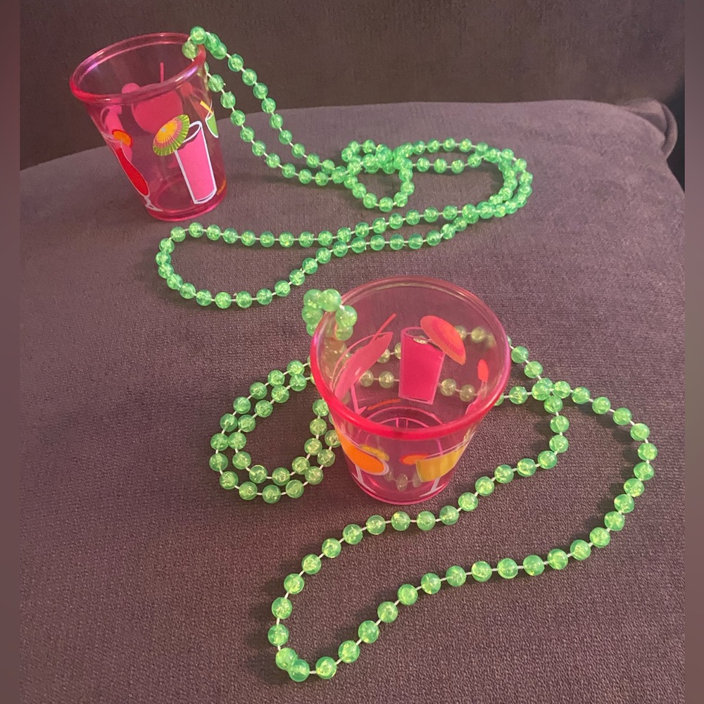 Shot Glasses Hot Pink With Necklace (2)